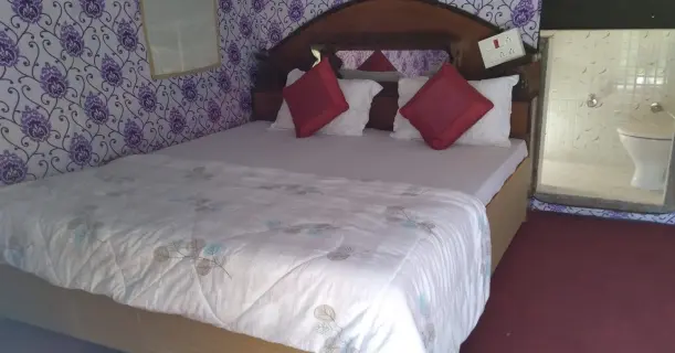 Comfortable Swiss Beds - Bir Camp paragliding