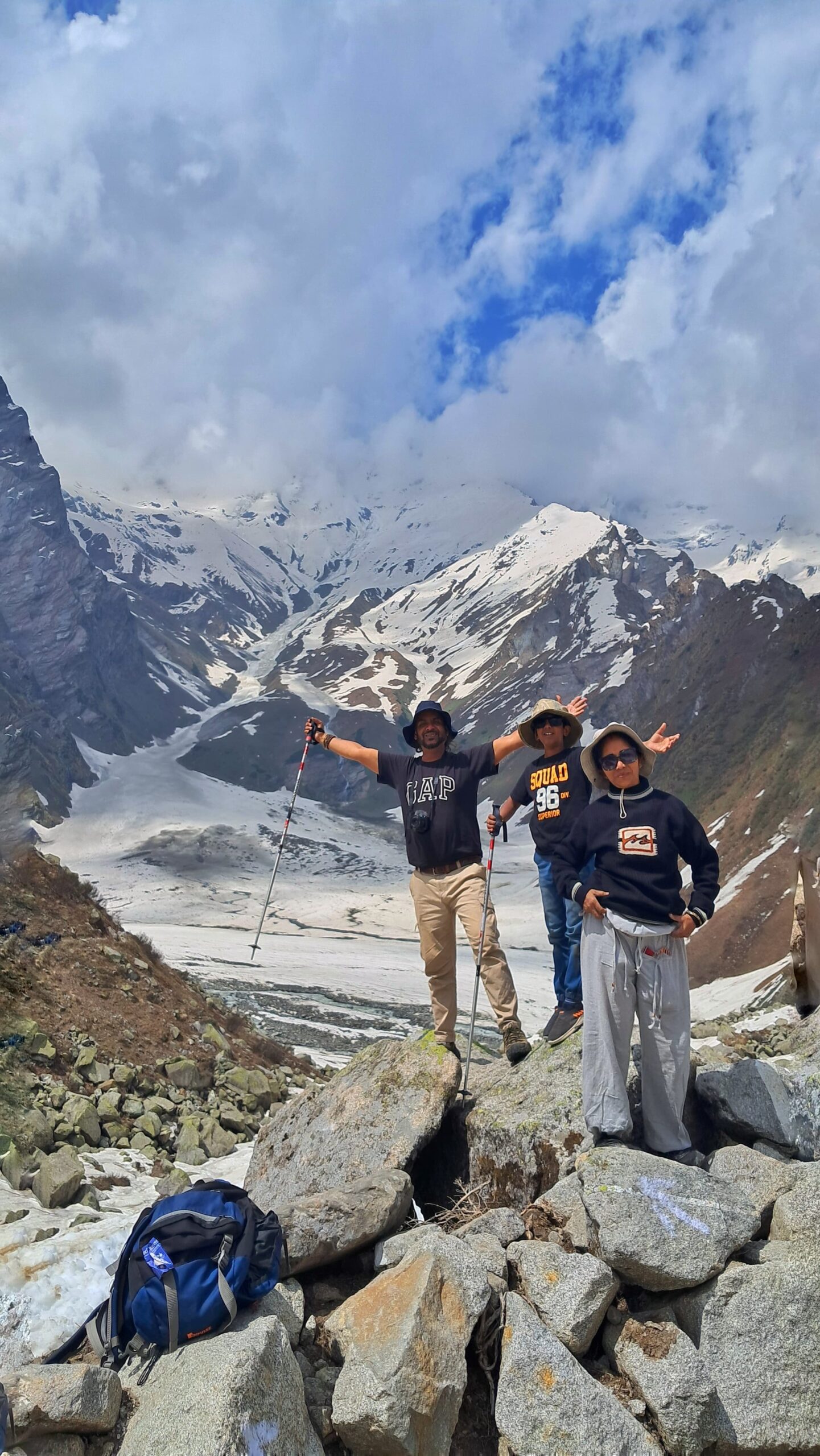 Beas Kund trekkers