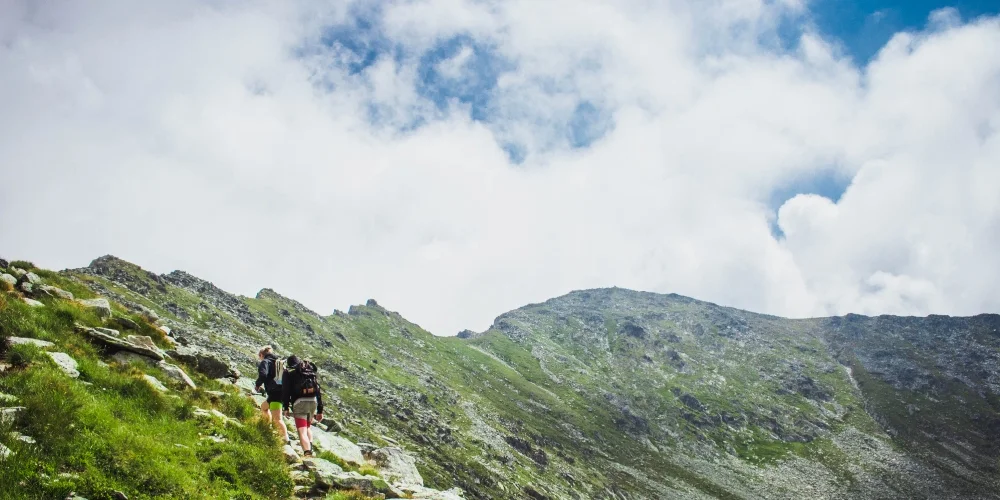 Dayara Bugyal Trek